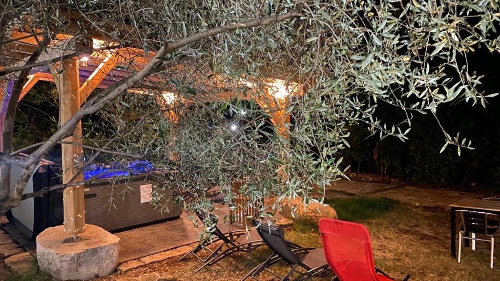 Résidence A CASA VECCHIA gites de charme avec JACUZZI proche Ajaccio Peri Esterno foto